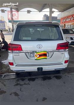 تۆیۆتا لاند کروزەر